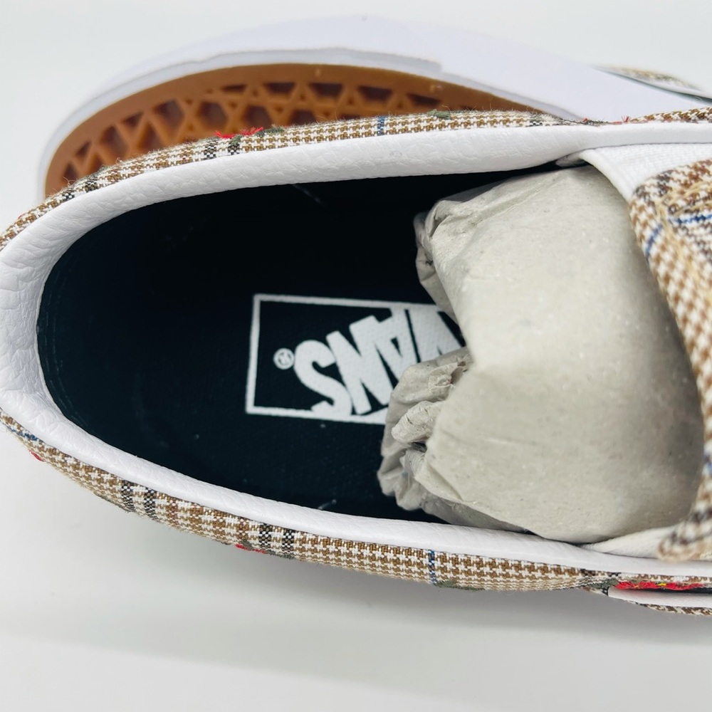 Classic Slip-On Vans - Picture 9 of 16